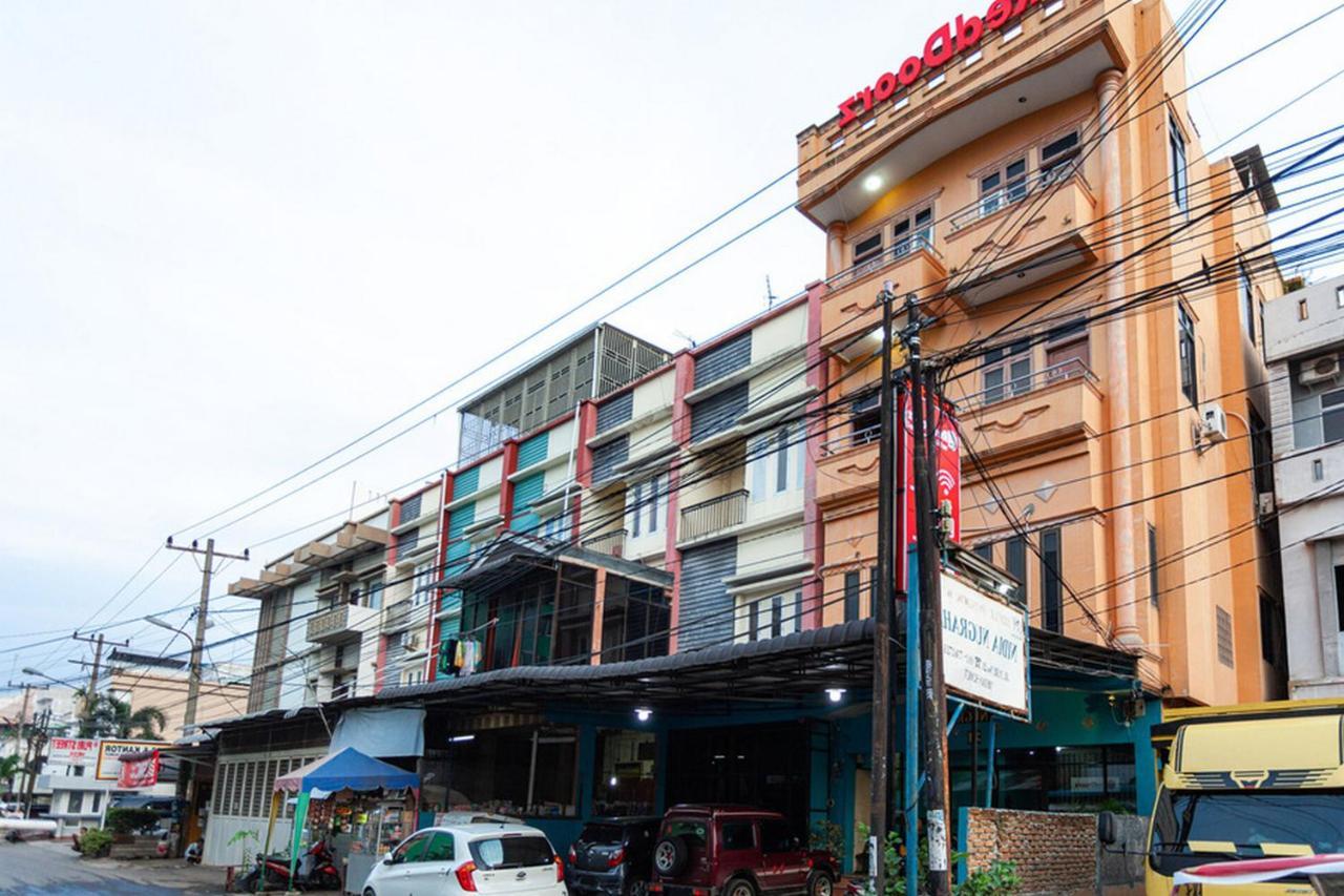 Reddoorz Near Yuki Simpang Raya Mall Medan 2 Exterior photo